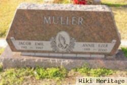 Annie Ezer Muller