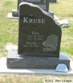 Donald L Kruse