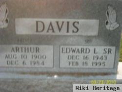 Edward L Davis, Sr