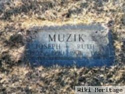 Joseph Muzik