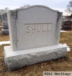 Willis M Shull