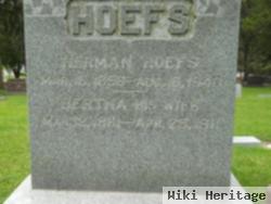 Bertha Hoefs