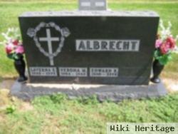 Laverna E Albrecht