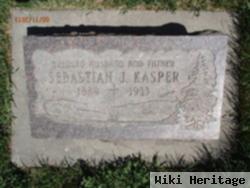 Sebastian J Kasper