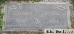 Thomas R Richter