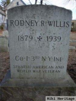 Rodney R Willis